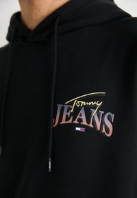 Tommy Jeans DIAMOND TWIST HOOD UNISEX - Sportinis megztinis - black