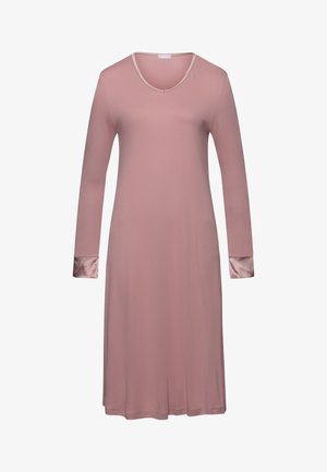 Nachthemd met lange mouwen in een zachte roze stof, voorzien van satijnen afwerking op de manchetten en een ronde halslijn, ontworpen voor comfort en bewegingsvrijheid.