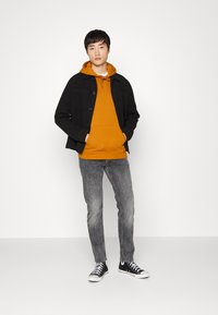 Lyle & Scott Camisola - cider brown