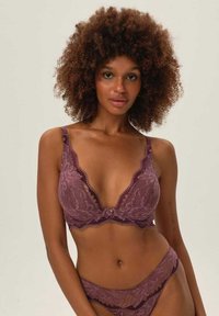 Unselected, Mauve