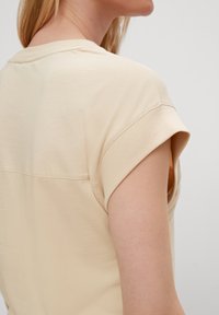 comma casual identity T-shirts print - beige