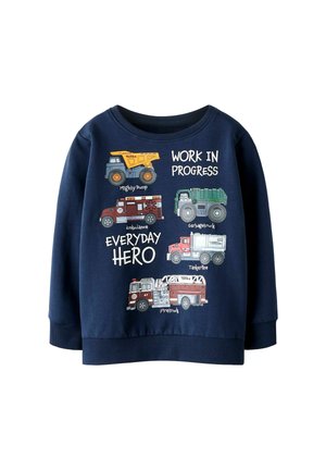 Marine sweatshirt met vrachtwagenafbeeldingen en tekst. Bevat kleurrijke illustraties van een kiepwagen, ambulance, vuilniswagen en brandweerwagen.
