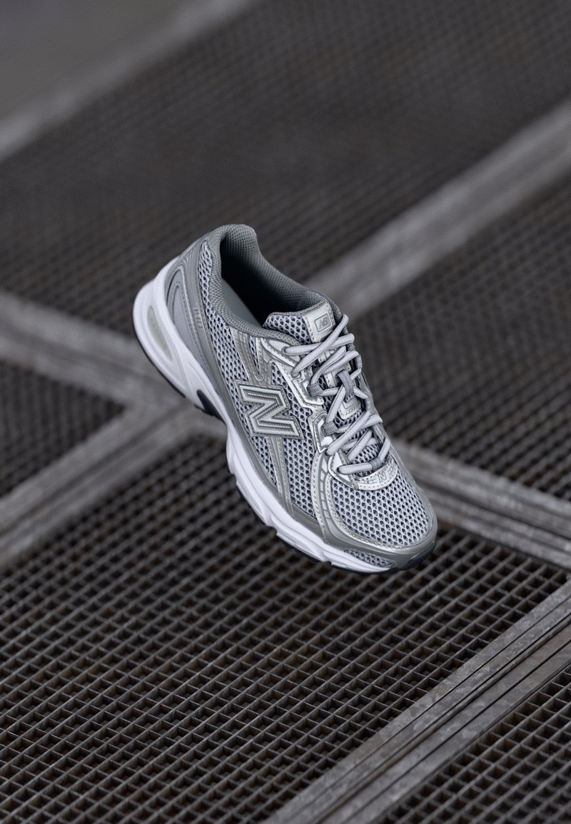 New Balance - U740 UNISEX - Baskets basses - grey, Agrandir