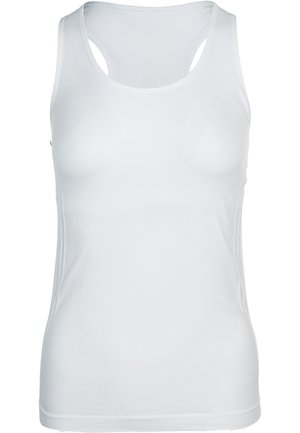 Hvid ærmeløs tanktop lavet af blødt stof med en glat tekstur. Har brede stropper og et racerback-design for komfort.