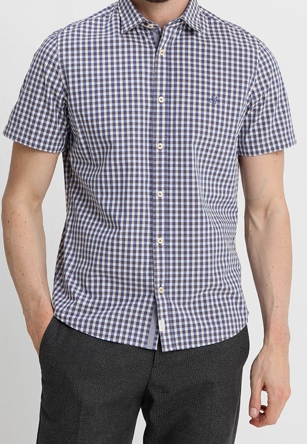 Camicia button-up a maniche corte in un motivo a quadri navy e bianchi, con colletto a punta e un piccolo logo sul lato sinistro del petto.