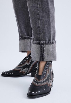 befree, MILAN-069 - Botines camperos - black