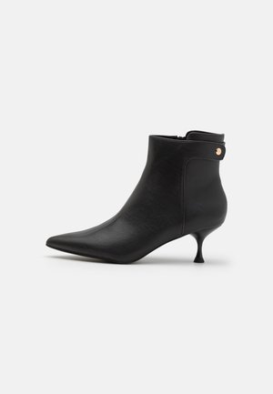 Anna Field Botas clássicas de cano curto - black