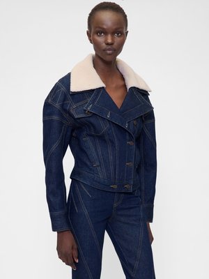 GAPSTUDIO SEAMED ICON DENIM JACKET - Farmerdzseki - dark wash indigo