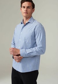 Next STRIPE REGULAR FIT - Vapaa-ajan kauluspaita - blue white