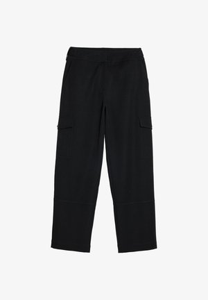 Pantaloni cargo neri realizzati in un tessuto morbido, caratterizzati da una vestibilità rilassata, tasche laterali e un taglio dritto. Design semplice e versatile.