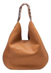 Sac hobo en cuir texturé couleur beige, doté d'une forme décontractée, d'une anse accentuée par une chaîne et d'une poche plaquée à l'avant.