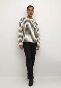 Kaffe KAWINNI - Pikkade varrukatega topp - antique white black stripe