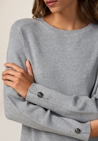 Oltre GIROCOLLO CON BOTTONI - Jersey de punto - grigio