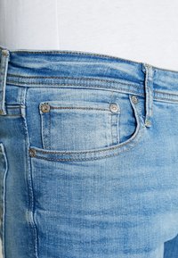 Jack & Jones Vaqueros pitillo - blue denim