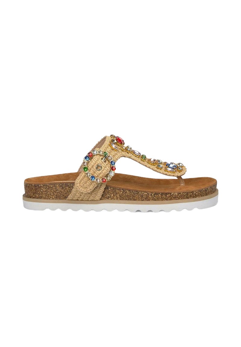 Tongs en toile beige avec embellissements en bijoux, semelle intérieure en liège et semelle extérieure en caoutchouc blanc. Conçues avec une sangle texturée pour le confort.