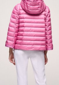 Luisa Spagnoli Zimní bunda - mottled pink