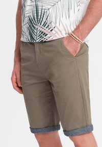 Ombre Shorts - olive