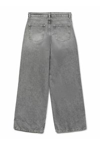 Sive široke jeans hlače z trdno denim teksturo, ki imajo dve zadnji žepu in pas z zankami za pas.