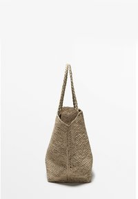 Grote geweven tote bag in beige, met gevlochten handvatten en een gestructureerd oppervlak. Tapervorm met een open bovenkant.