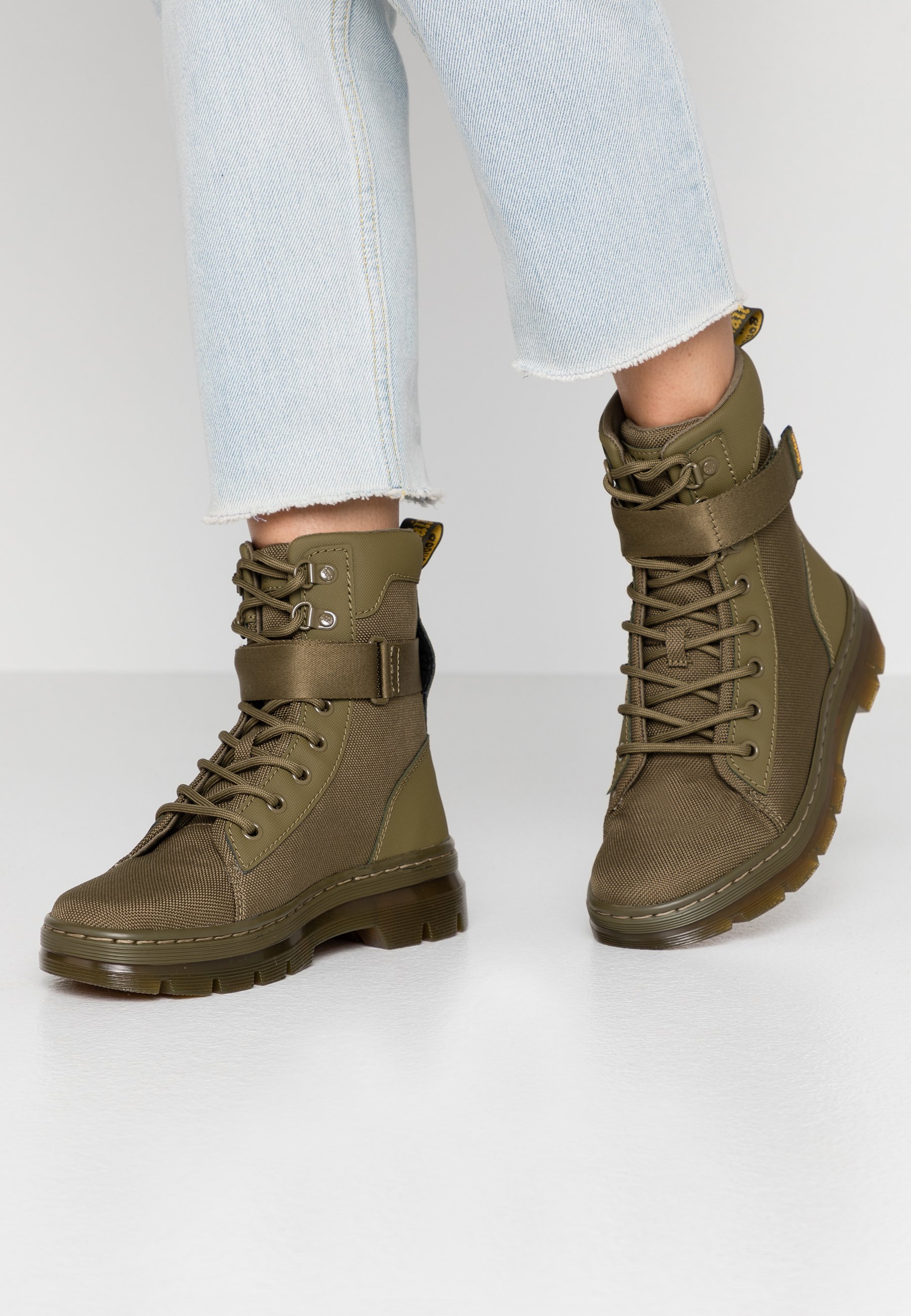 Dr. Martens COMBS TECH Enkellaarsjes met plateauzool Combs Tech | Dr. Martens NL
