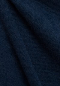 Andrew James Trui - blau