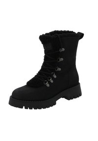 Czarne zimowe buty z grubą gumową podeszwą, metalowymi oczkami, czarnymi sznurówkami oraz polarowym wykończeniem widocznym na mankiecie i języku.