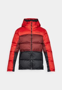 Selected, sail red/spice/black