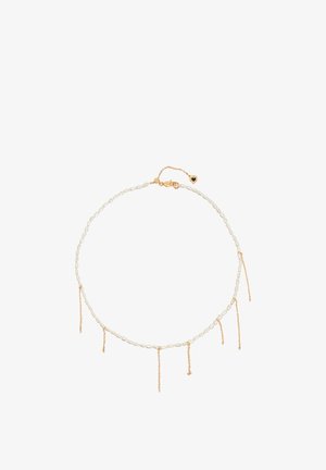 Delikatny naszyjnik z pereł z pięcioma równomiernie rozmieszczonymi złotymi frędzlami na łańcuszku oraz złotym zapięciem z regulowanym łańcuszkiem zakończonym zawieszką w kształcie serca.