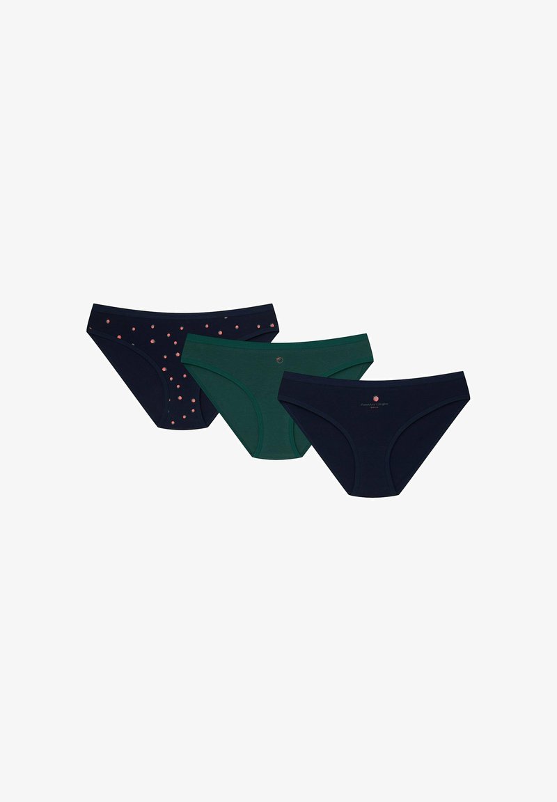 Trzy pary damskich majtek: jedna granatowa w czerwone kropki, jedna gładka zielona i jedna gładka granatowa, wszystkie wykonane z miękkiej tkaniny.