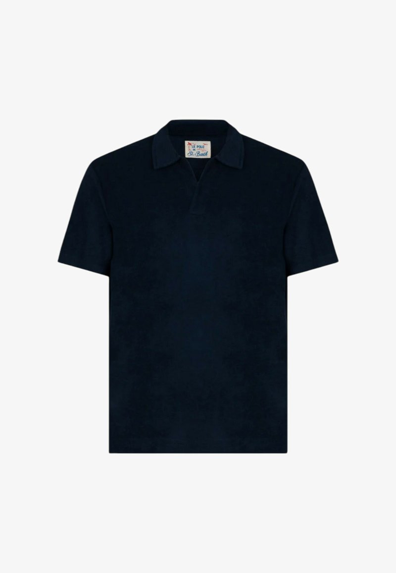 Polo shirt blu navy realizzato in morbido cotone; presenta un colletto e maniche corte; design minimalista senza motivi o accenti.