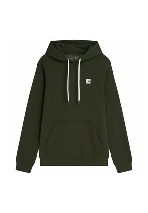 Dunkelgrüner Hoodie mit weißen Kordeln, Kängurutasche vorne und kleinem quadratischem Logo auf der linken Brust.