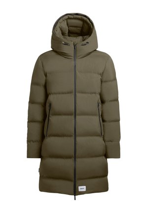 Olivegrüner Steppmantel mit hohem Kragen und Kapuze. Verfügt über seitliche Reißverschlusstaschen und einen Frontreißverschluss. Glatte Textur mit gestepptem Design.