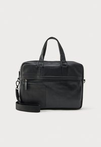 Fekete, sima bőrből készült laptop táska bordázott textúrával, dupla fogantyúval, eltávolítható vállpánttal és több cipzáras zsebbel.