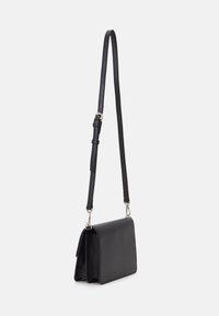 Vero Moda VMTARA CROSS OVER - Soma ar siksnu pāri ķermenim - black