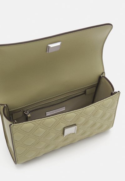 Tory Burch FLEMING SMALL CONVERTIBLE SHOULDER - Taška s příčným popruhem - olive sprig