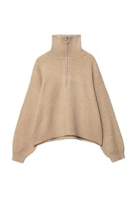 Beżowy sweter z zamkiem przy szyi, wykonany z miękkiego materiału, z prążkowanym wysokim kołnierzem, opadającymi ramionami i luźnym krojem z bocznymi rozcięciami.