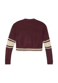 Bordeaux cropped trui met lange mouwen, geribbelde textuur en crèmekleurige strepen op de mouwen en de zoom. Eenvoudige ronde hals.