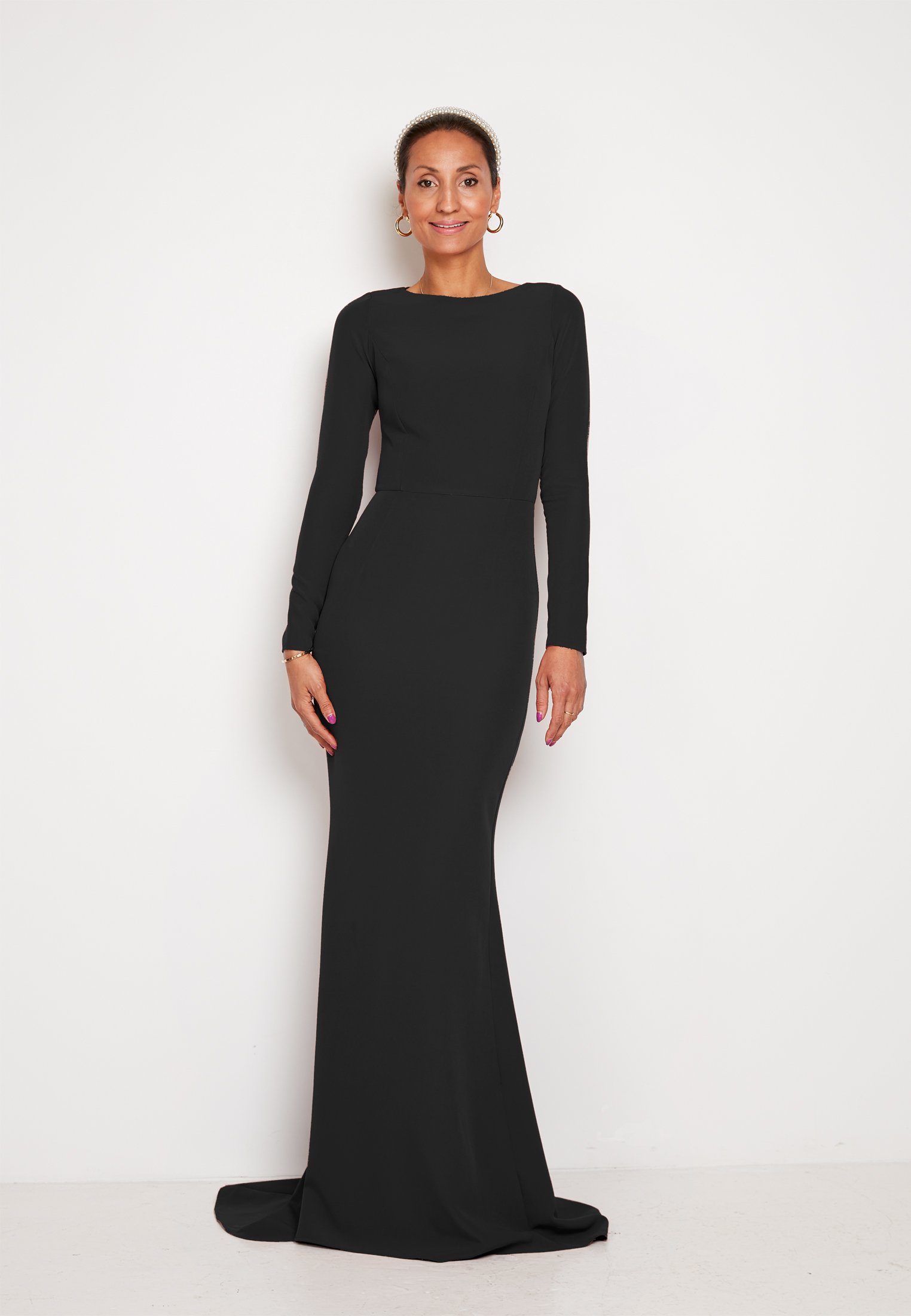 long sleeve black fishtail dress