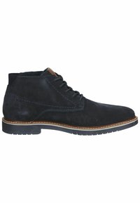Botas de tobillo de ante azul marino con un diseño de cordones, costuras en contraste y un acento de cuero marrón en la lengüeta. Suela de goma con tracción.