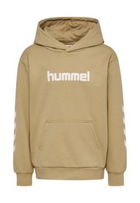 Brązowa bluza z kapturem z kangurzą kieszenią, biały logo "hummel" na klatce piersiowej oraz białe paski w kształcie chevronu na rękawach. Miękka tekstura, standardowy krój.