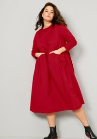Angel of Style MIDI RUNDHALS LANGARM QUERNAHT - Denní šaty - red