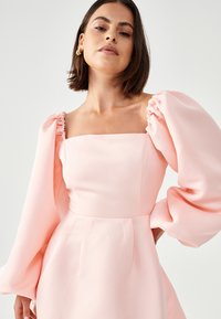 TUSSAH LIVVY - Kasdienė suknelė - baby pink