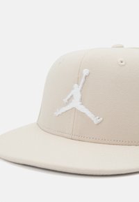 Jordan PRO JUMPMAN UNISEX - Caps - beige