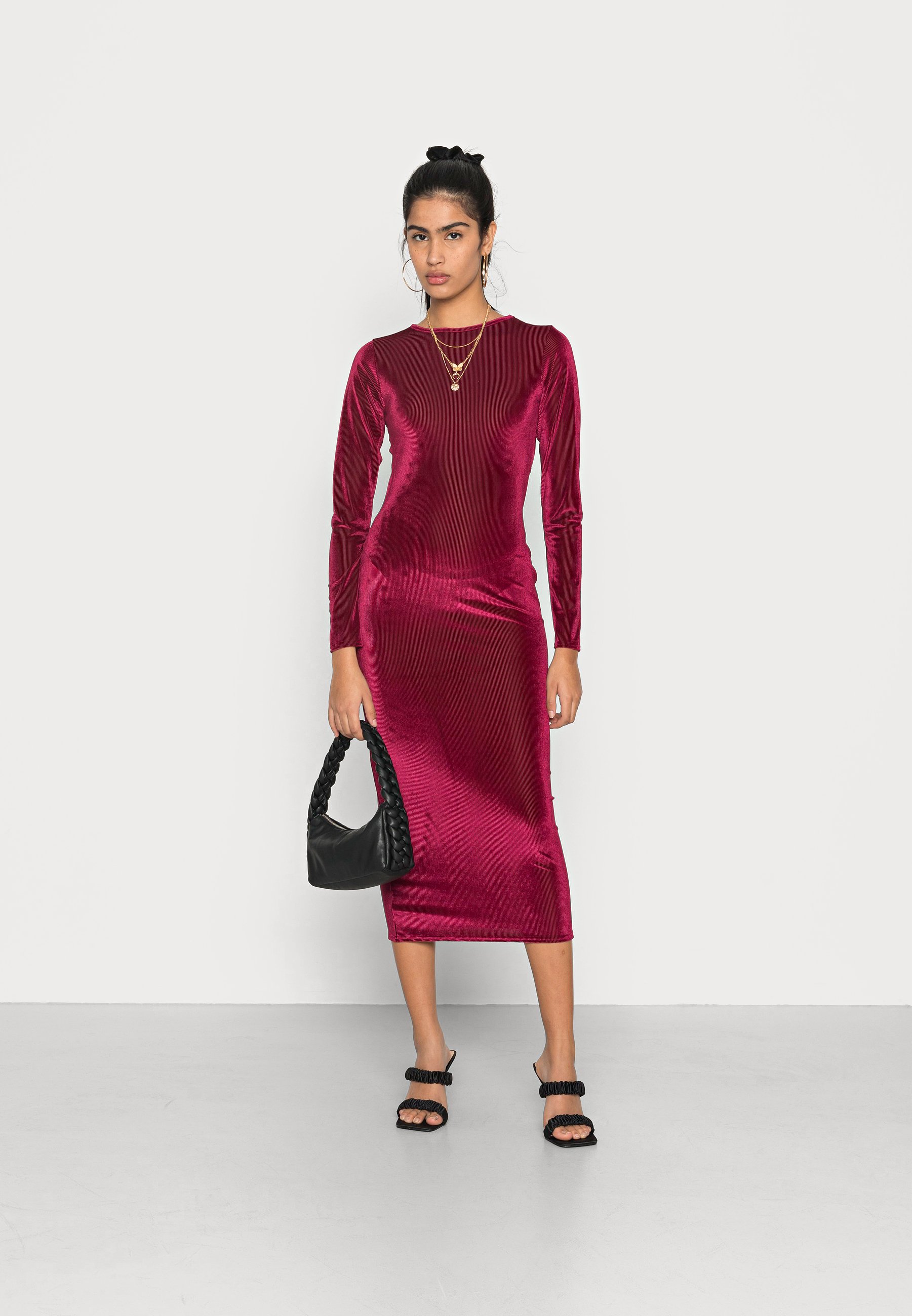 Missguided VELVET LONG SLEEVE MIDAXI 