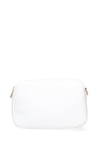 Borsa in pelle bianca con superficie texturizzata, di forma rettangolare, dotata di una zip dorata e design minimalista. Nessun accento o motivo aggiuntivo.