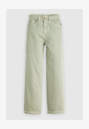 Jean droit taille haute vert clair avec poches avant et arrière, fermeture par boutons et passants pour ceinture, présenté sur un fond uni.