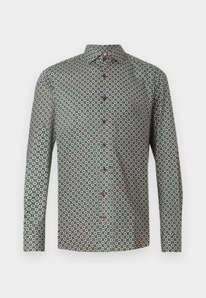 Langärmliges Hemd aus grünem Stoff mit einem wiederholten Blumenmuster. Der Kragen ist mit Knöpfen versehen, und entlang der Vorderseite befinden sich braune Knöpfe.