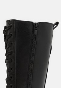 Buffalo PLUTO LACE UP HI - Stivali con plateau - black