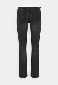 Jeans de denim oscuro con corte recto, que cuentan con dos bolsillos traseros con detalles de costura curva y una cinturilla clásica.