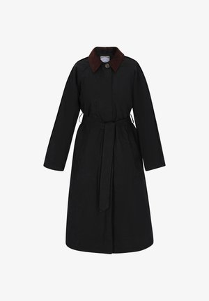 Melns trenču mētelis ar brūnu zamša apkakli, garām piedurknēm, jostu jostā un taisna griezuma dizainu. Iekļautas divas sānu kabatas.